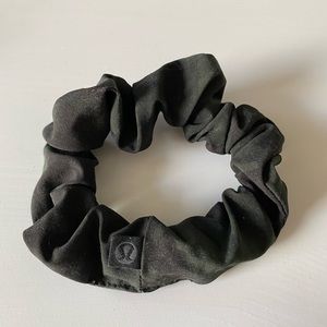 Lululemon scrunchie